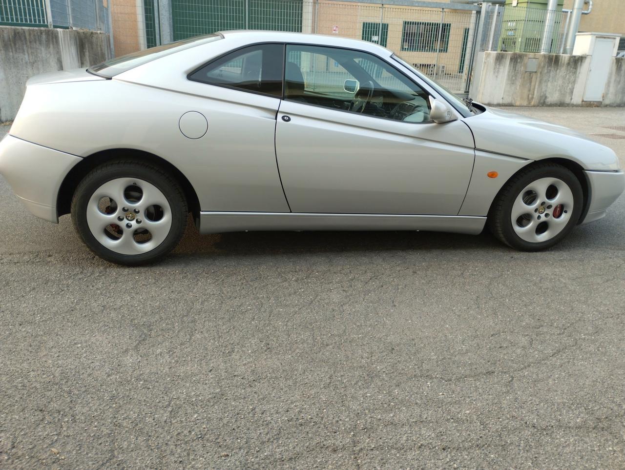 Alfa Romeo GTV 3.0i V6 24V cat