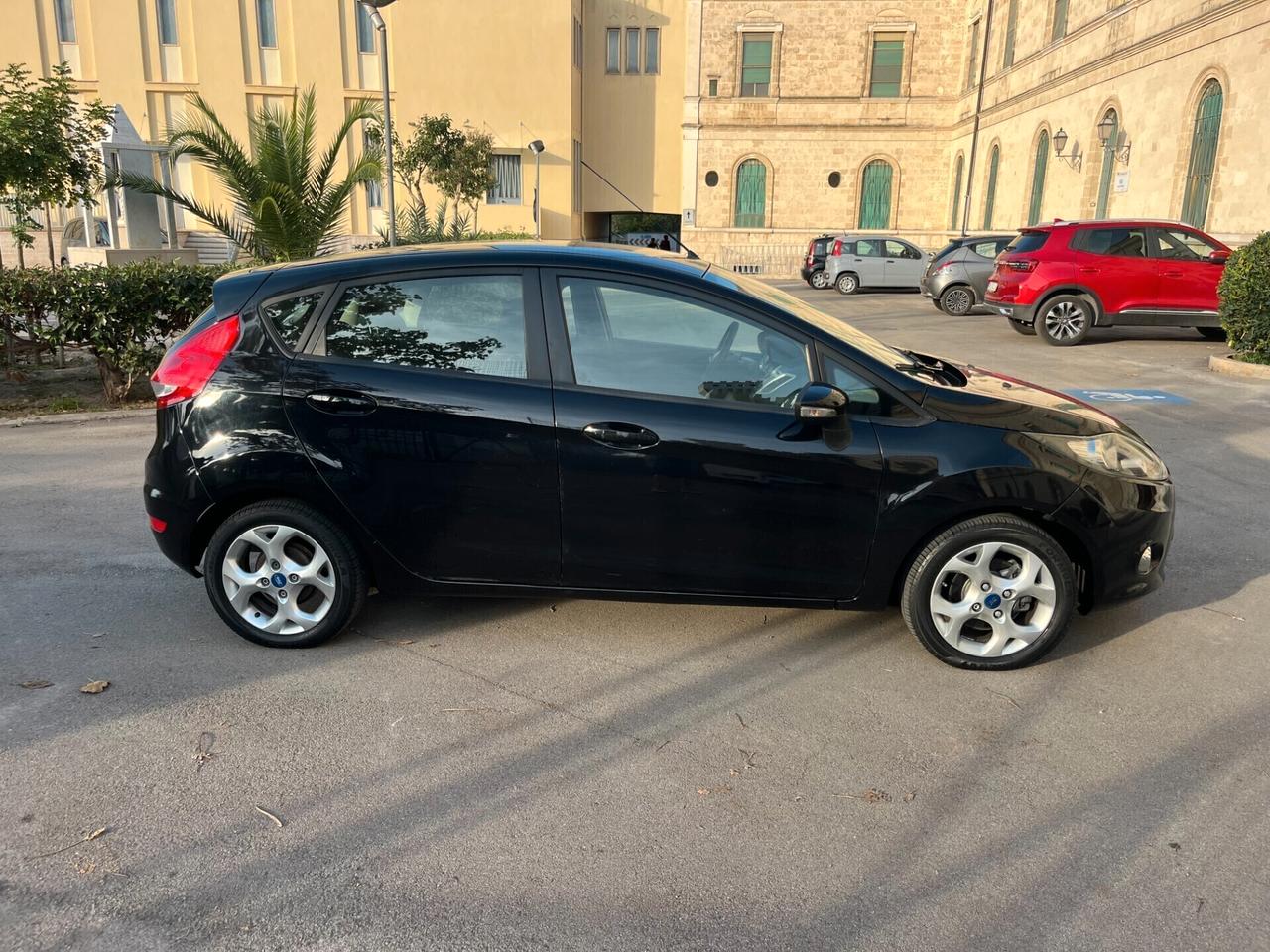 Ford Fiesta 1.2 60CV 5p.Km 115.000 Garantita