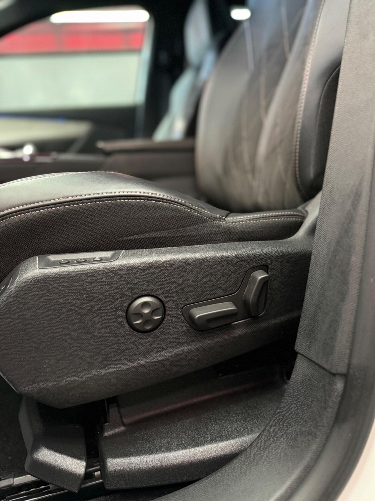 Peugeot 3008 BlueHDi 180 CV EAT8 GT 2018