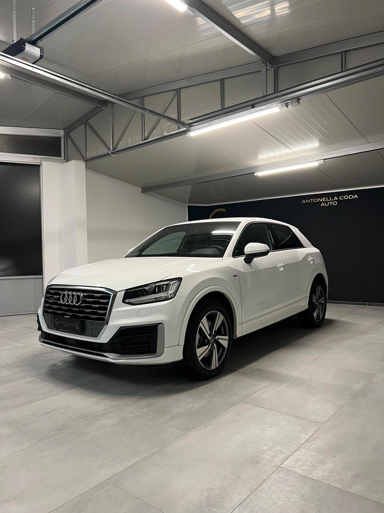 Audi Q2 SQ2 TFSI quattro S tronic sport attitude