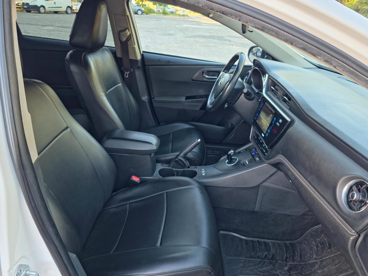 Toyota Auris Touring Sports 1.8 Hybrid Lounge CV-99 E6B Automatico NEO 2018