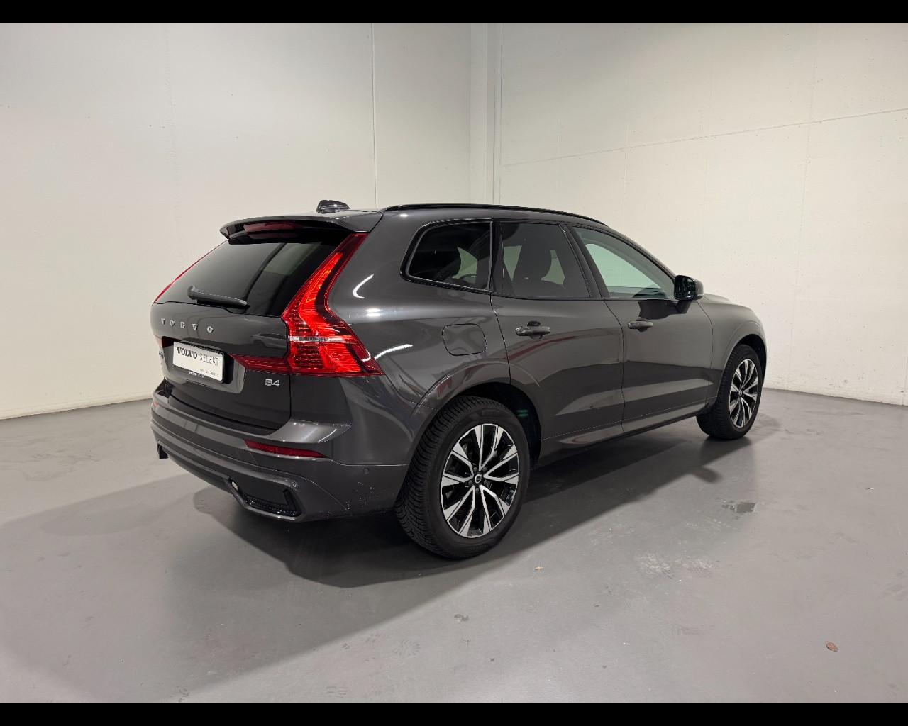 VOLVO XC60 B4 GEARTRONIC PLUS DARK