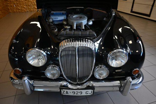 DAIMLER Sovereign 2.5 V8 AUTO GUIDA A DESTRA PERFETTA ITALIANA NUOVA
