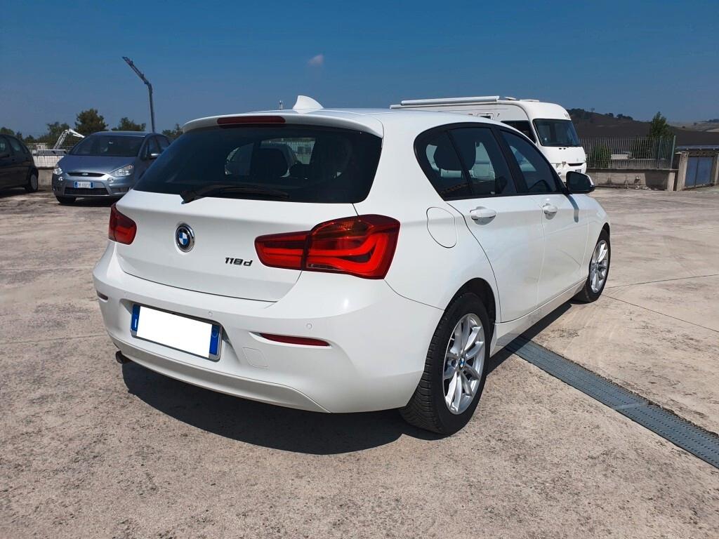 Bmw 118 118d 5p. Advantage