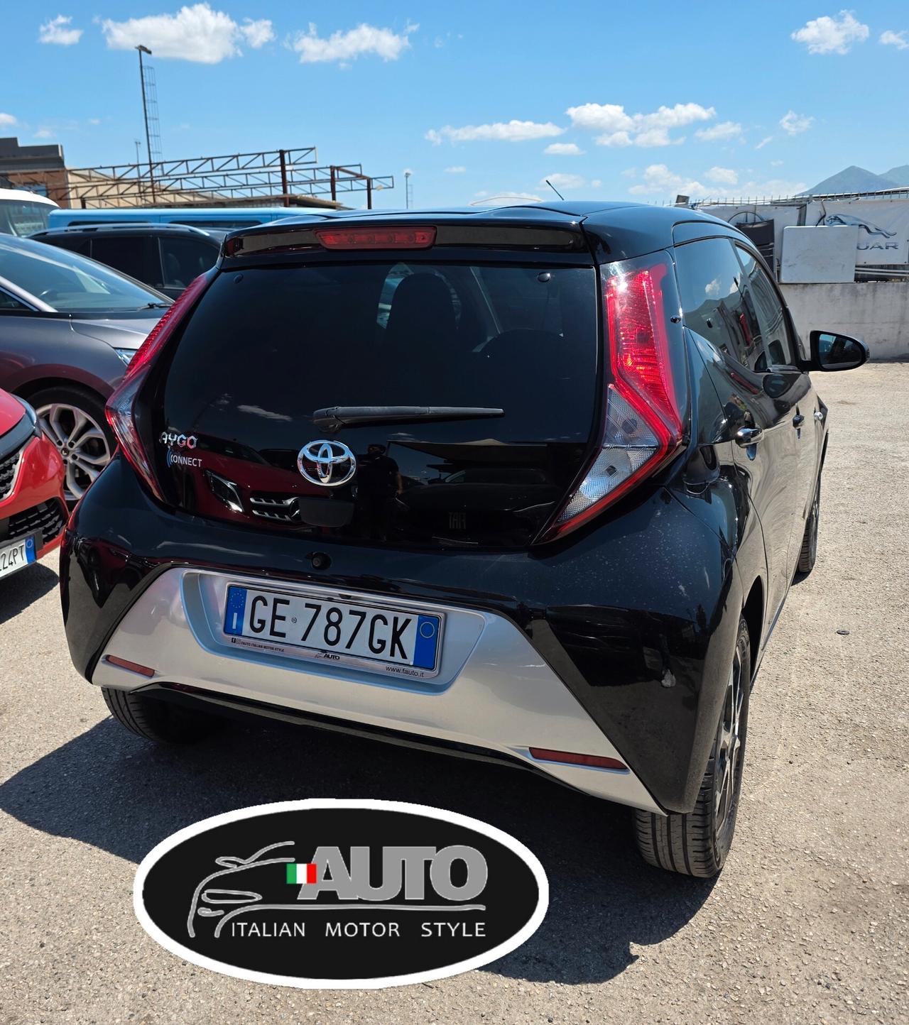 Toyota Aygo Connect 1.0 VVT-i 72 CV 5 porte x-fun MMT