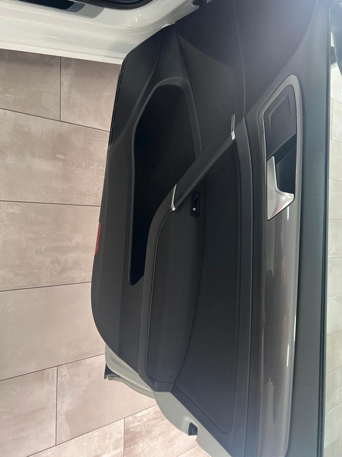 Volkswagen Golf 1.6 TDI 115 CV 5p. Business BlueMotion Technology