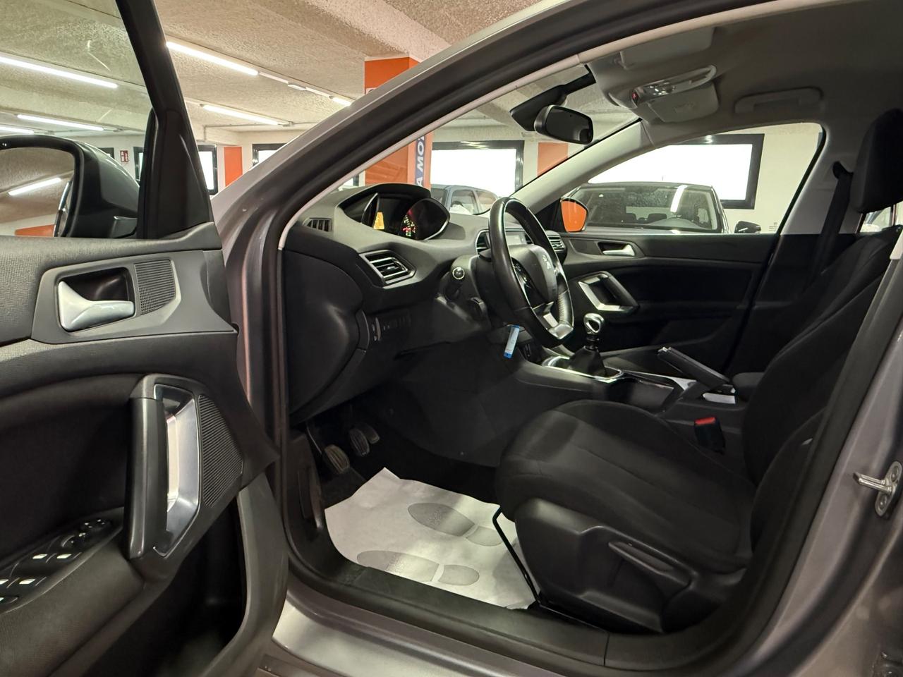 Peugeot 308 PureTech Turbo 130 S&S SW Allure