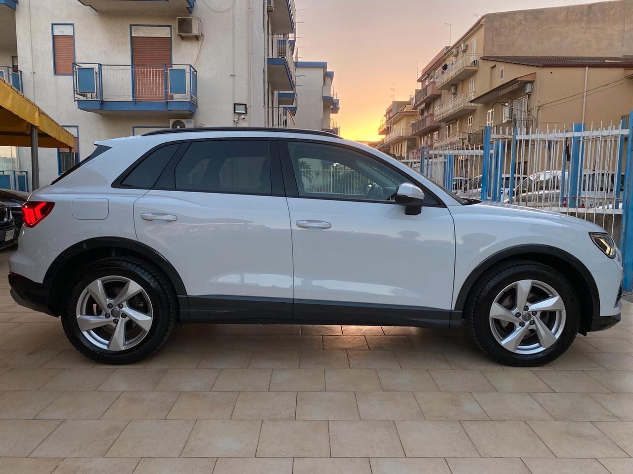 Audi Q3 35 TDI S tronic - S line