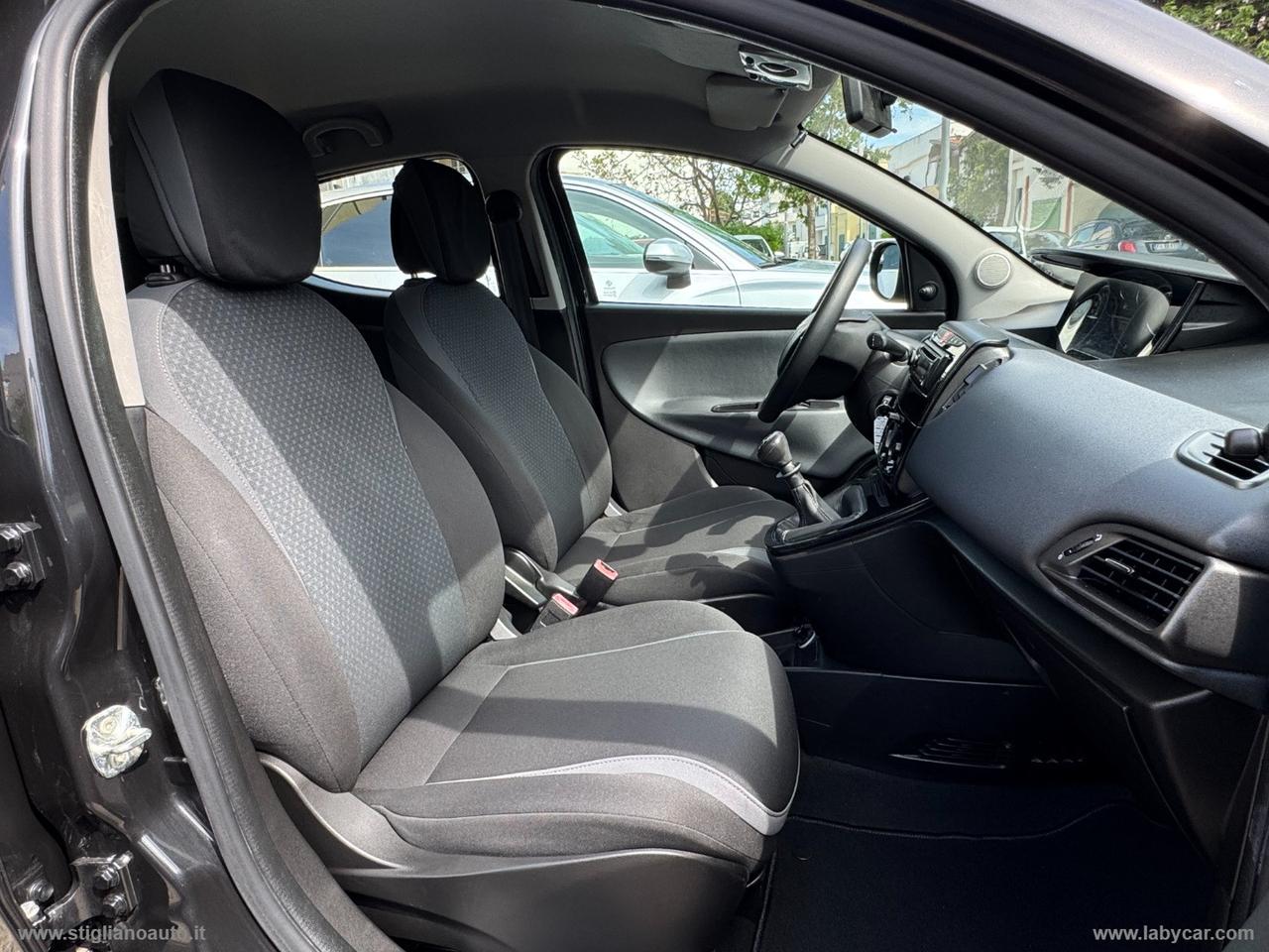 LANCIA Ypsilon 1.2 69 CV 5p. GPL Ecochic Silver