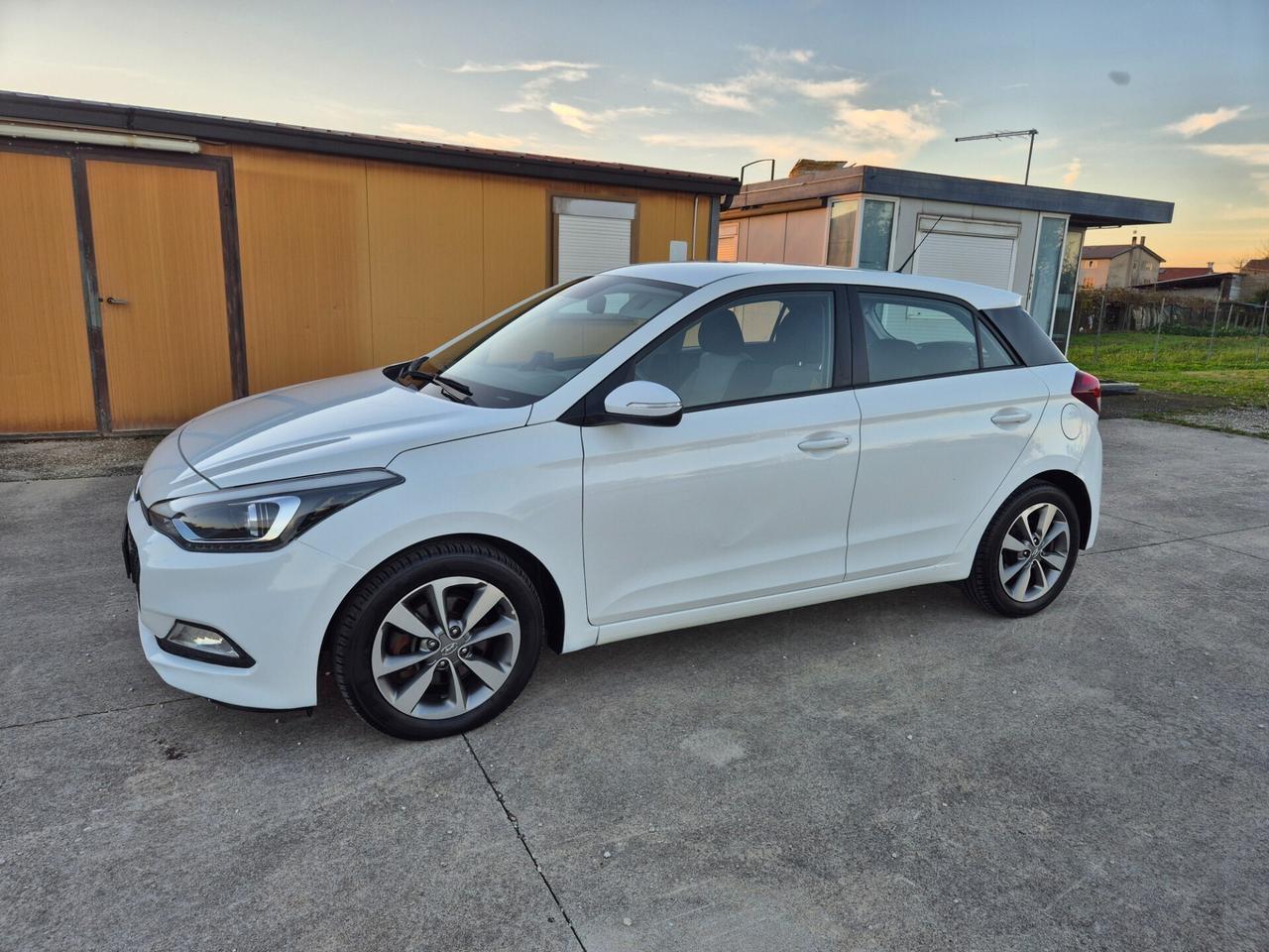 Hyundai i20 1.1 CRDi 12V 5 porte neopatentati