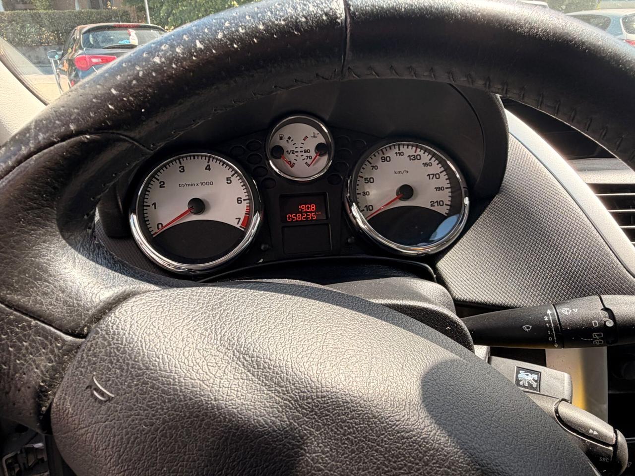 Peugeot 207 1.4 8V 75CV 5p. X Line