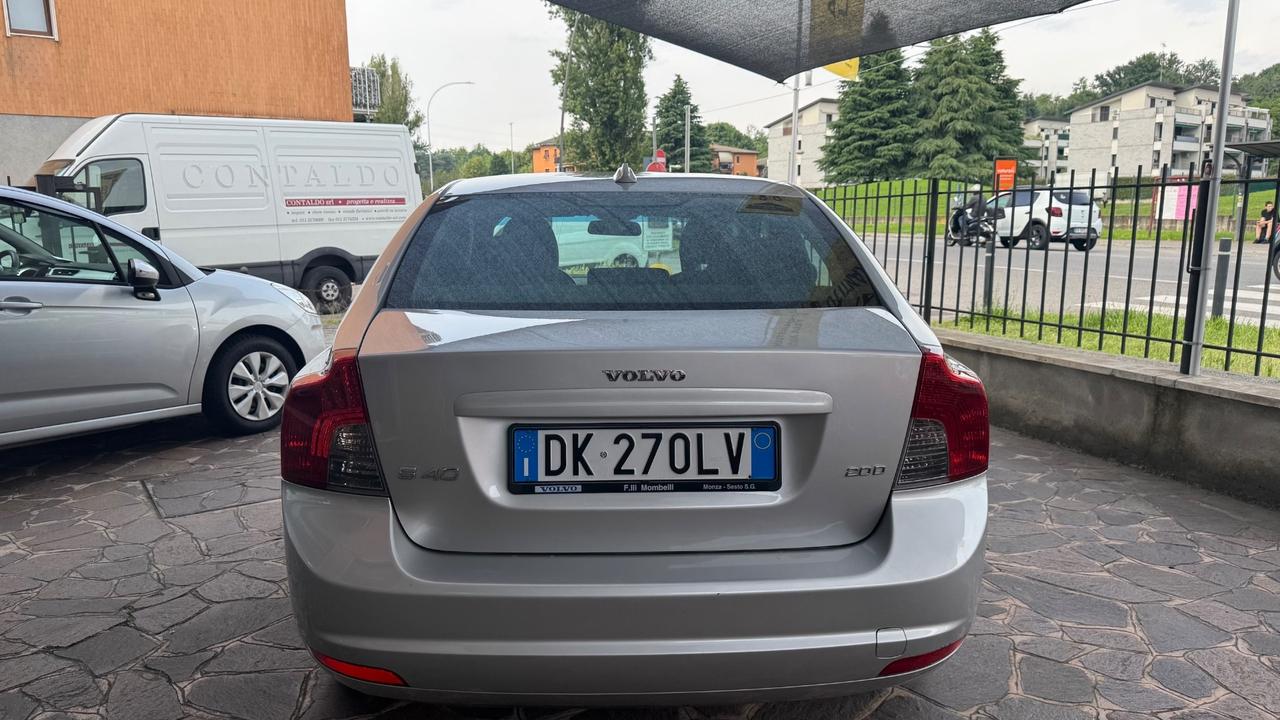 Volvo S40 2.0 D cat Momentum pari a nuova unico proprietario