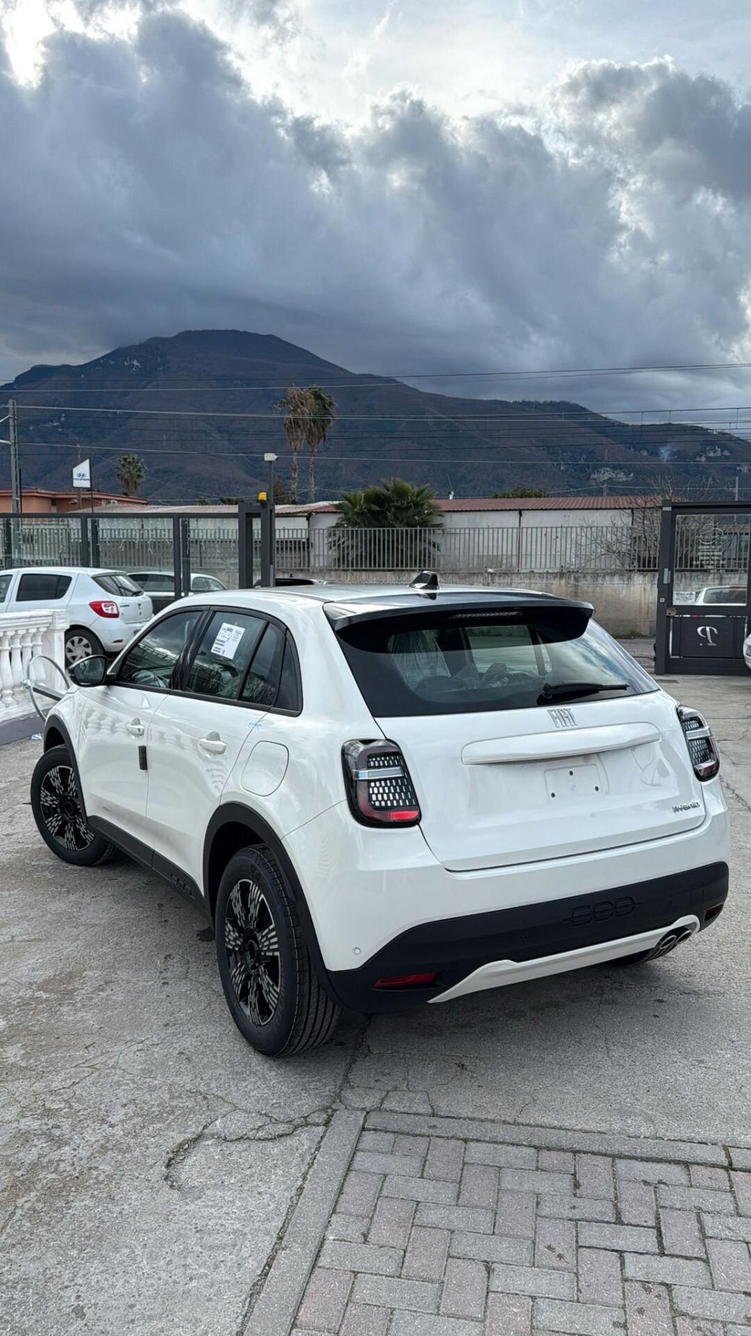 Fiat 600 Hybrid 145 CV CAMBIO AUTOMATICO "ICON"