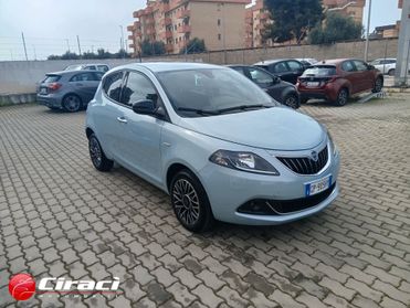 Lancia Ypsilon 1.0 5 p Hybrid Platino