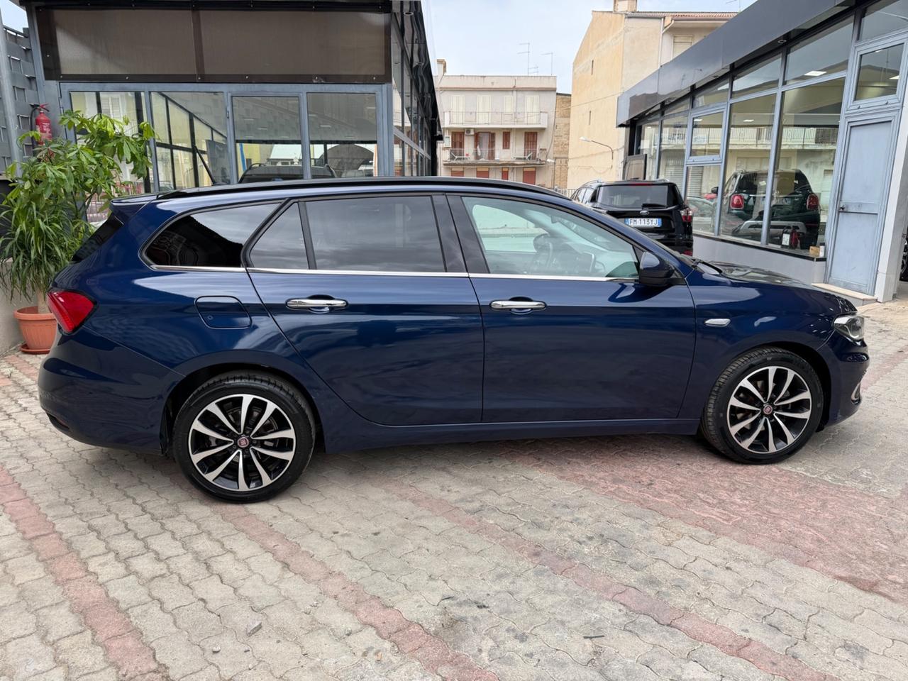 Fiat Tipo 1.6 Mjt S&S SW Lounge 2016