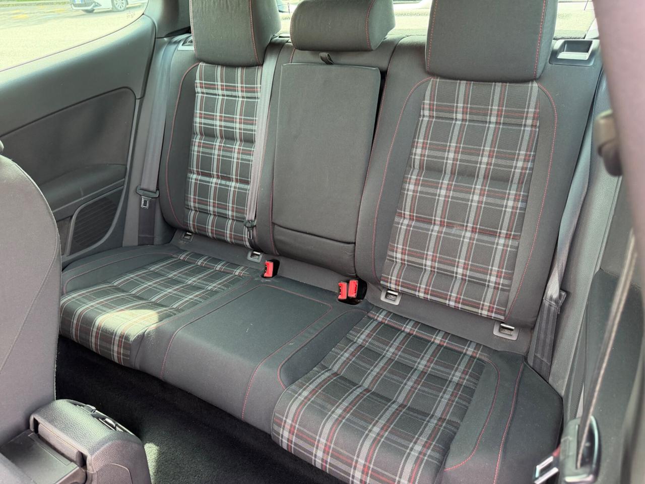 Volkswagen Golf GTI 2.0 TSI 3p.