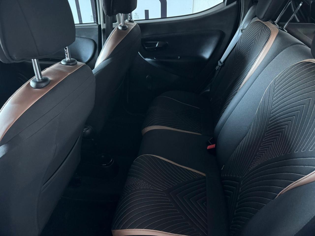 Lancia Ypsilon 1.0 FireFly 5 porte S&S Hybrid Ecochic A. Ferretti