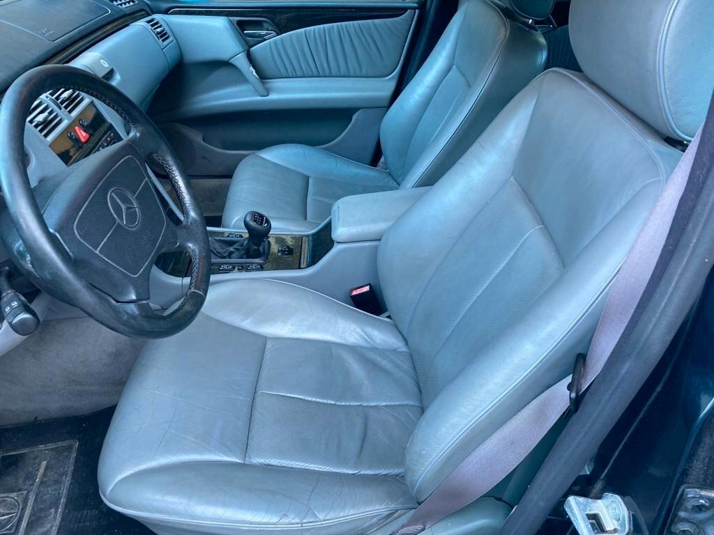 Mercedes-benz E 200 cat Classic