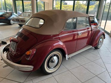 Volkswagen Maggiolino cabrio (1285 cc)