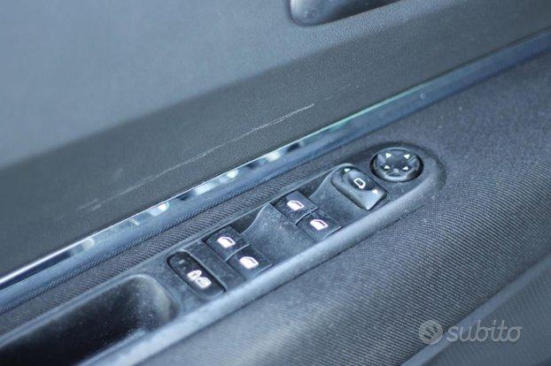 PEUGEOT 3008 1.6 HDi 110CV Tecno TETTO PANO.+ HE