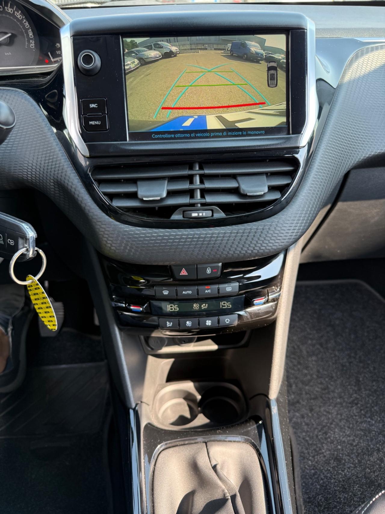 Peugeot 2008 PureTech Turbo 110 S&S*Navi*Pelle*Camera*Cerchi