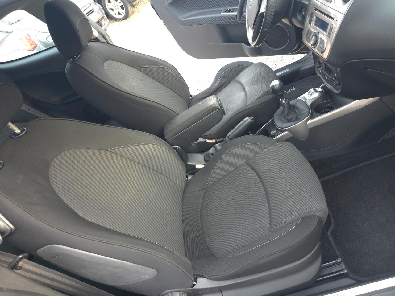 Alfa Romeo MiTo 1.3 JTDm-2 95 CV S&S Distinctive Sport Pack