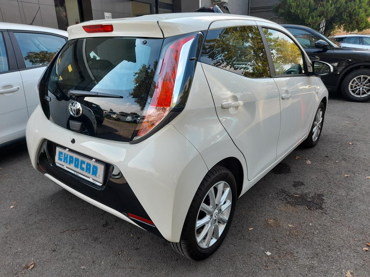 Toyota Aygo 1.0 VVT-i 69 CV 5 porte x-wave SOLO 4.300 Km