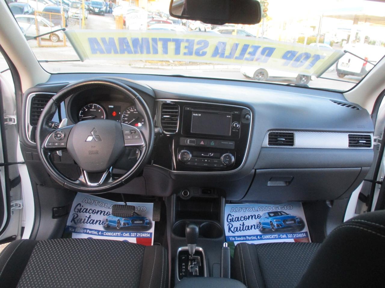 Mitsubishi Outlander 2.2 DI-D 4WD Instyle Plus Navi 2016