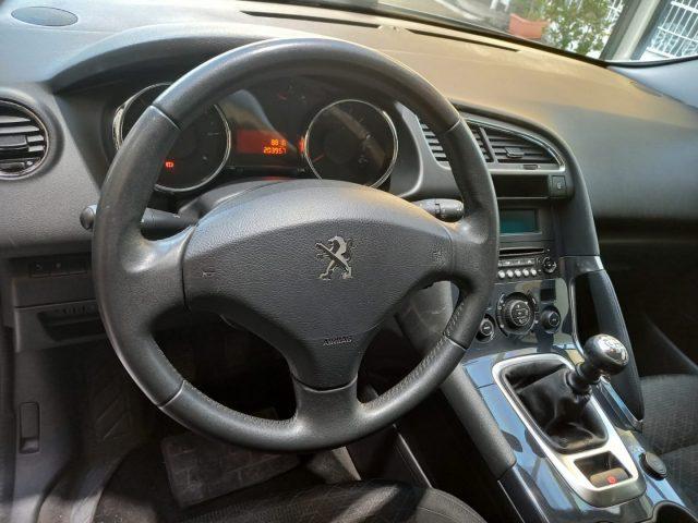 PEUGEOT 3008 1.6 HDi 115CV Allure