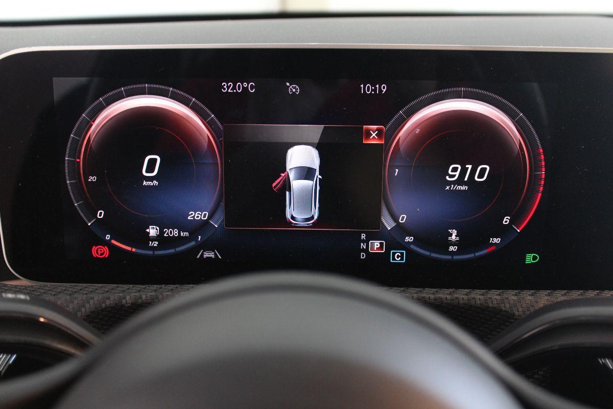 MERCEDES - Classe A - A 180 d Automatic Business Extra ( Schermi 10 pollici + Kit Luci + Cerchi Bruniti )