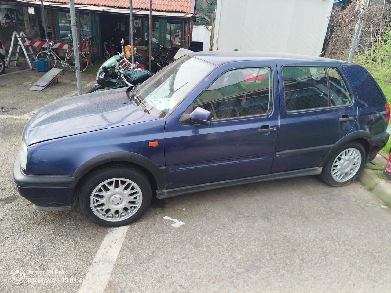 Volkswagen Golf 1.6 cat 5 porte Pink Floyd