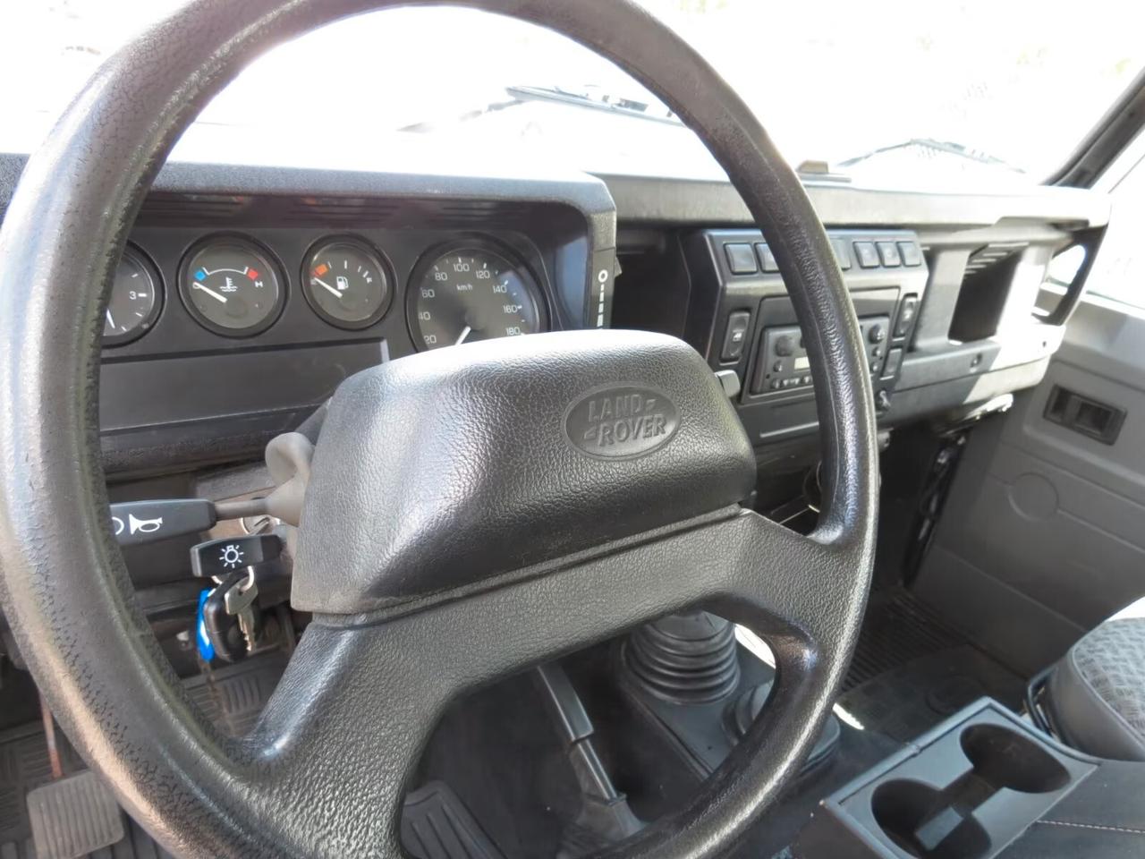 Land Rover Defender Station wagon 90 Td5 6 posti