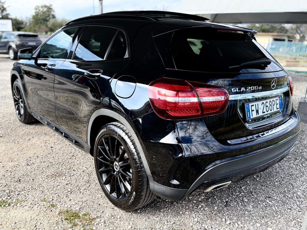 MB GLA 200d 4Matic Premium NIGHT EDITION *TETTO