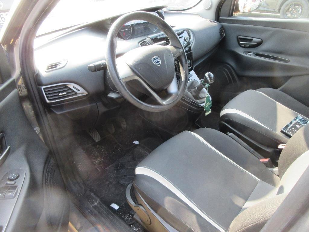 Lancia Ypsilon 0.9 TwinAir 85 CV 5 porte Metano Ecochic Gold