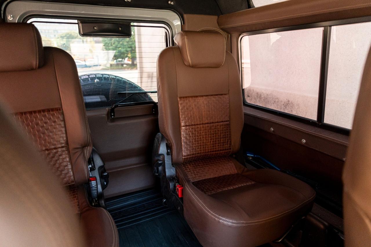 Land Rover Defender 90 2.5 300tdi* Restauro totale* Sedili Sparco* Pelle Marrone* Stupendo*