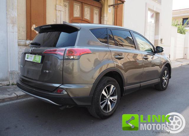 TOYOTA RAV 4 RAV4 2.0 D-4D 2WD Lounge