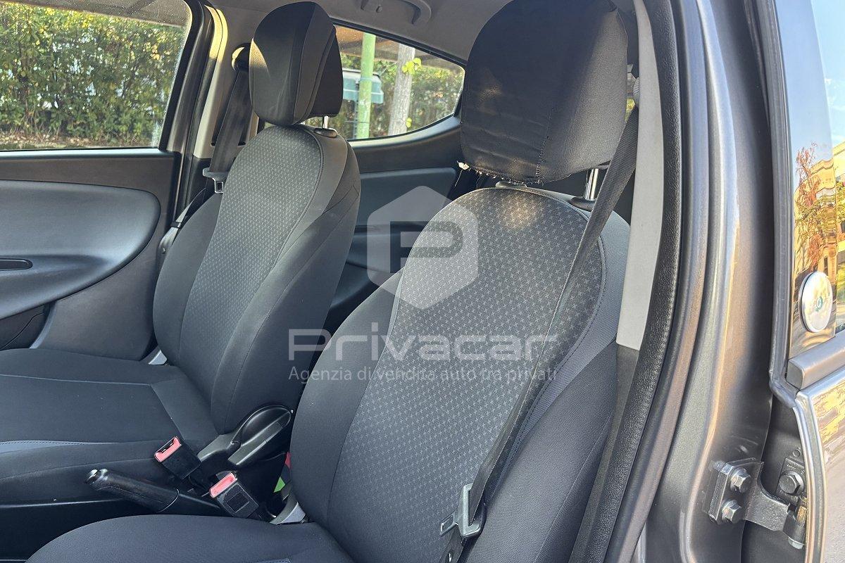 LANCIA Ypsilon 0.9 TwinAir 85 CV 5 porte Metano Ecochic Silver