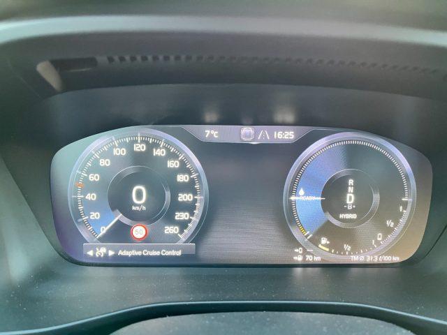 VOLVO XC40 T5 Recharge Plug-in Hybrid Inscription Expression