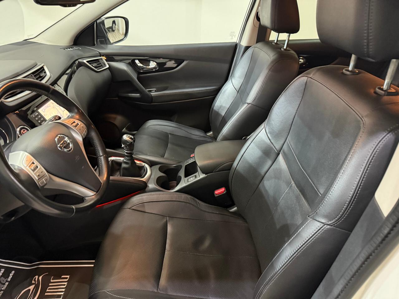 Nissan Qashqai 1.6 dCi 2WD Tekna *full optional *