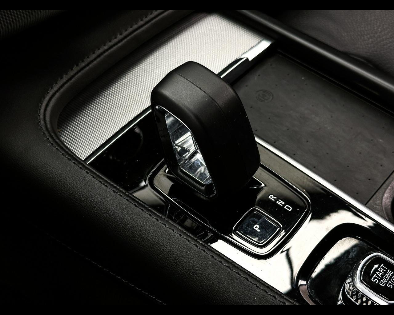 VOLVO XC90 B5 (d) AWD automatico 7 posti Plus Bright