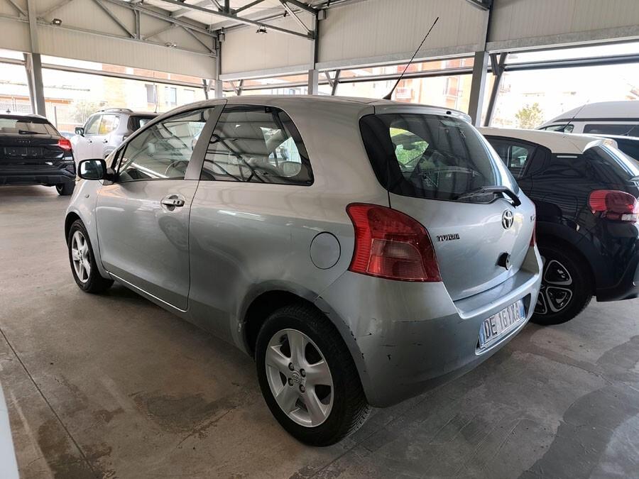 Toyota Yaris 1.0 3 porte Sol