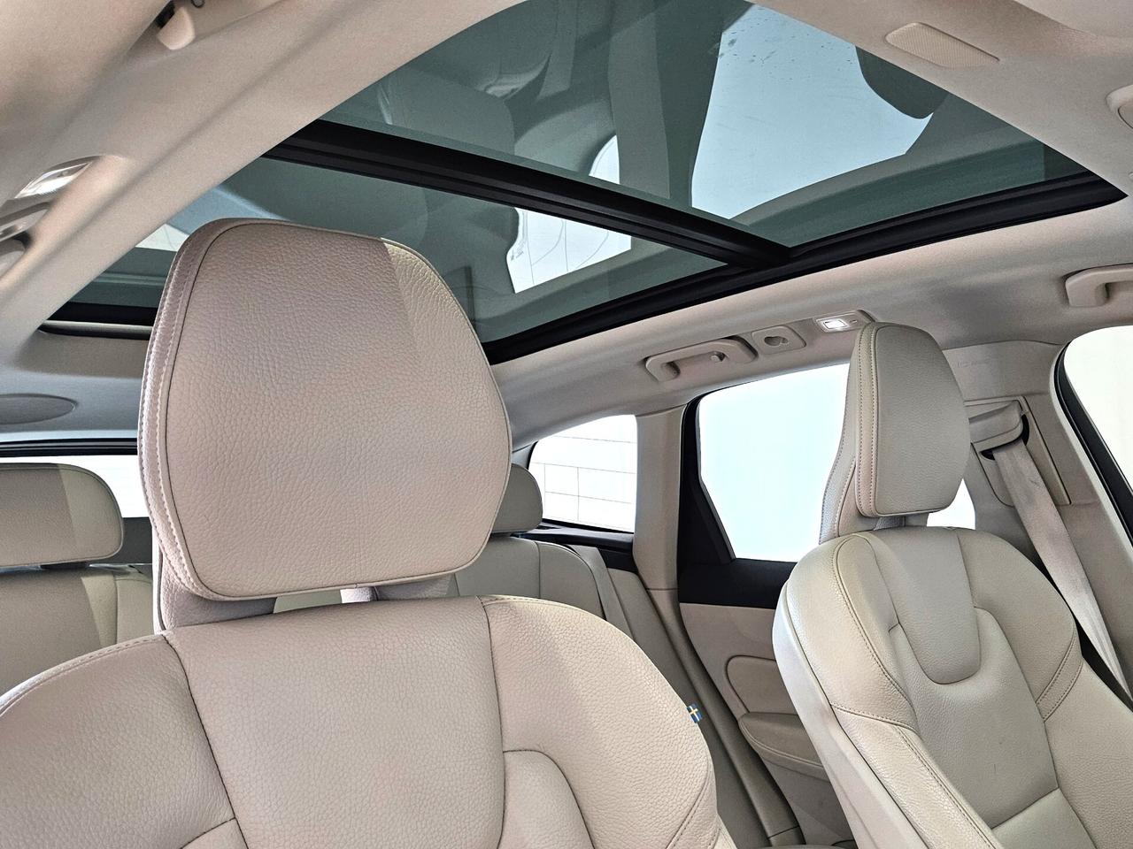 Volvo XC 60 B4 (d) AWD aut. Ultimate Bright AUTOCARRO N1