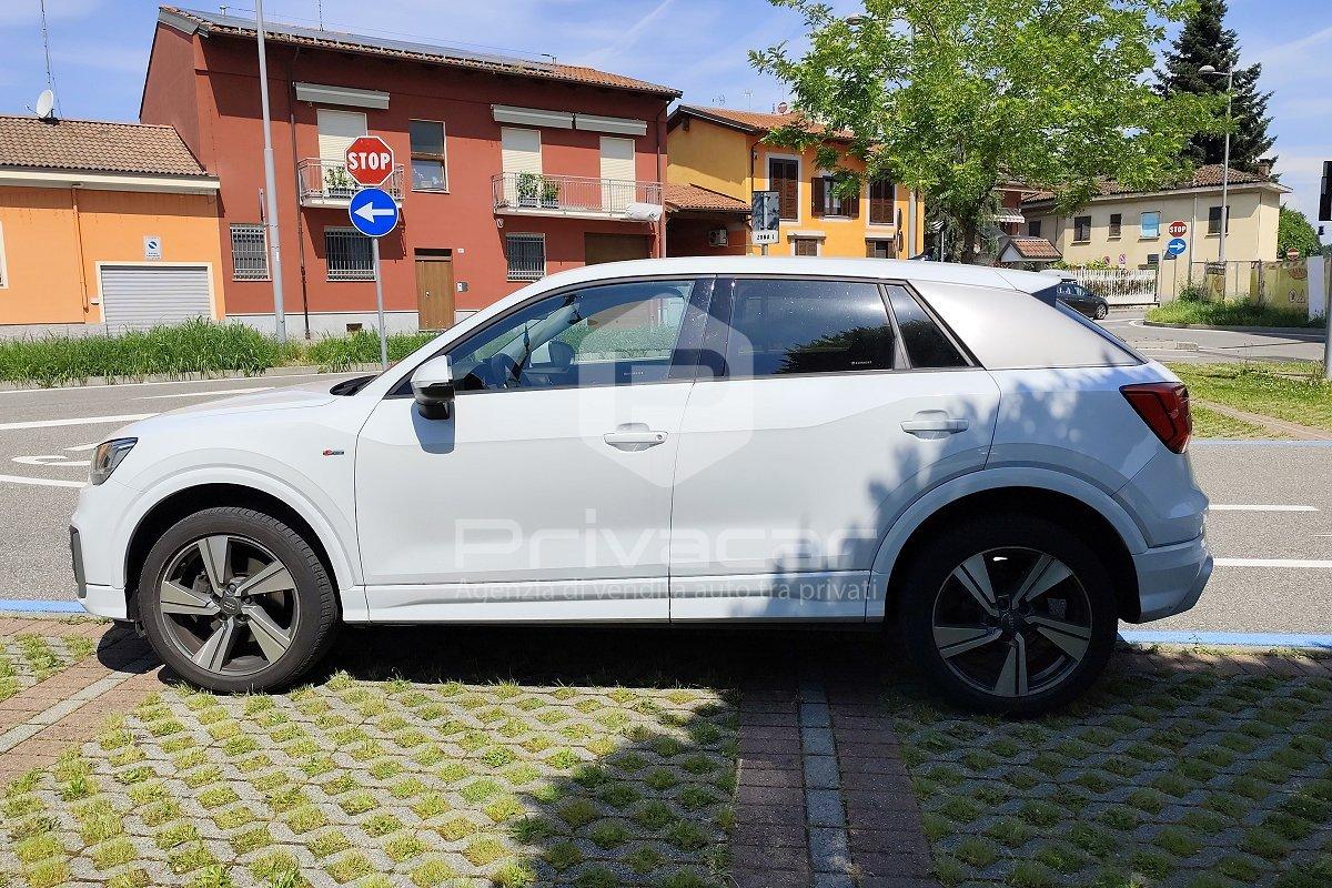 AUDI Q2 35 TDI S line Edition