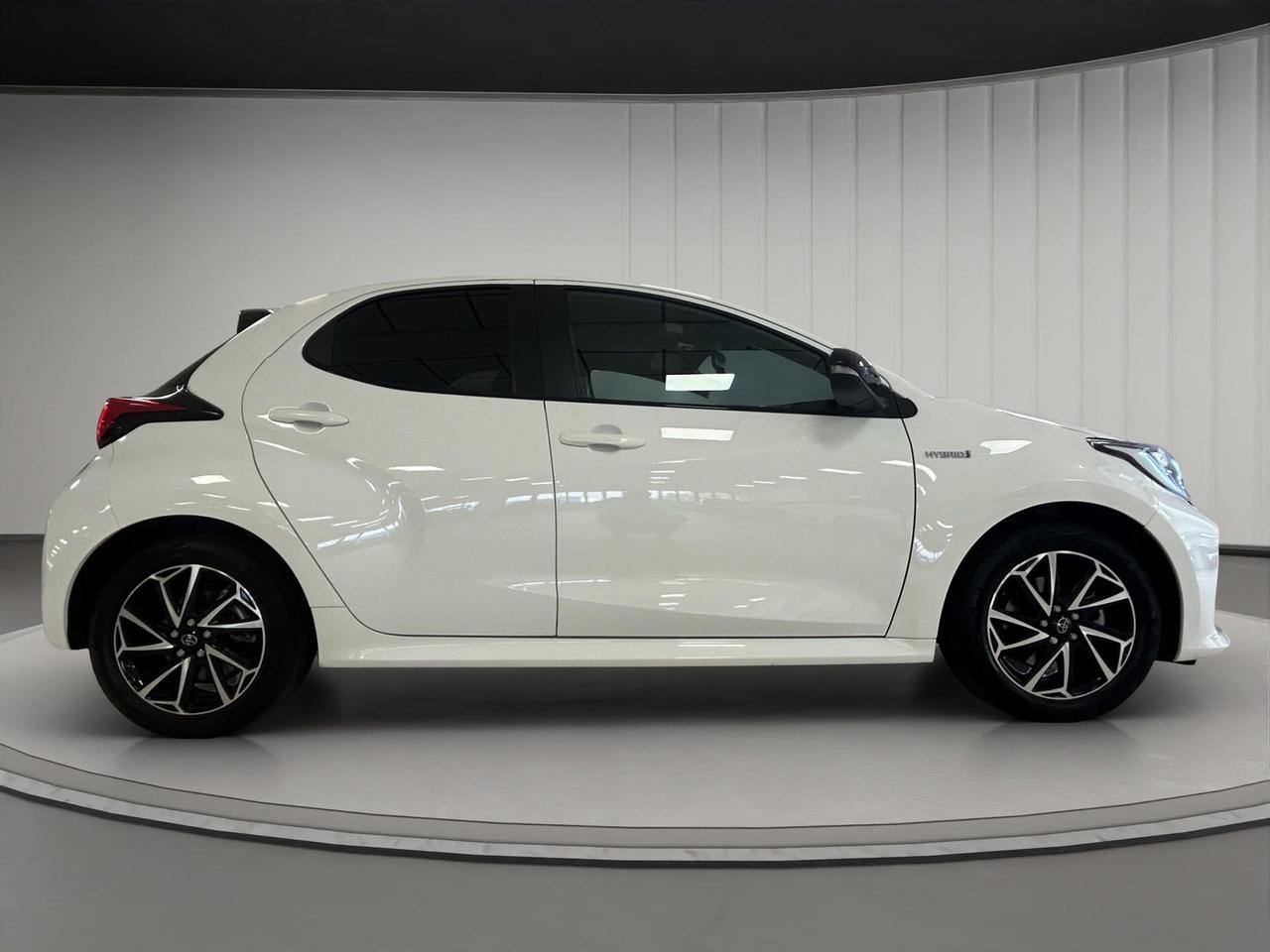 Toyota Yaris 1.5h Lounge