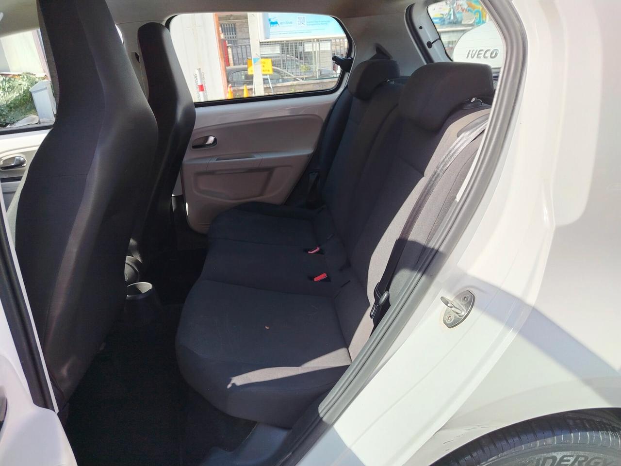 Volkswagen up! 1.0 5p. move