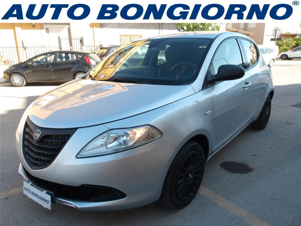 Lancia Ypsilon 5 Porte Ypsilon 1.2 8v Silver c/clima 69cv