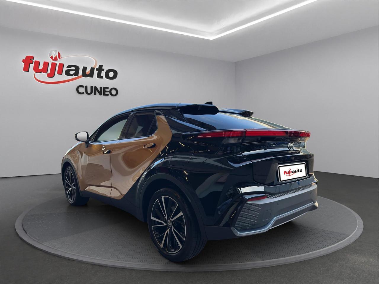 Toyota C-HR 2.0 phev Lounge Premiere fwd e-cvt