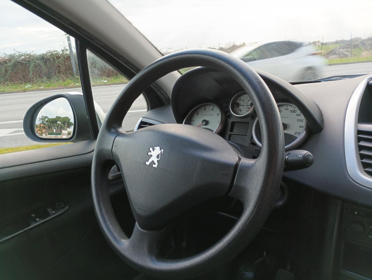 Peugeot 207 1.4 8V 75CV 5p. ONE Line SOLO KM 60000