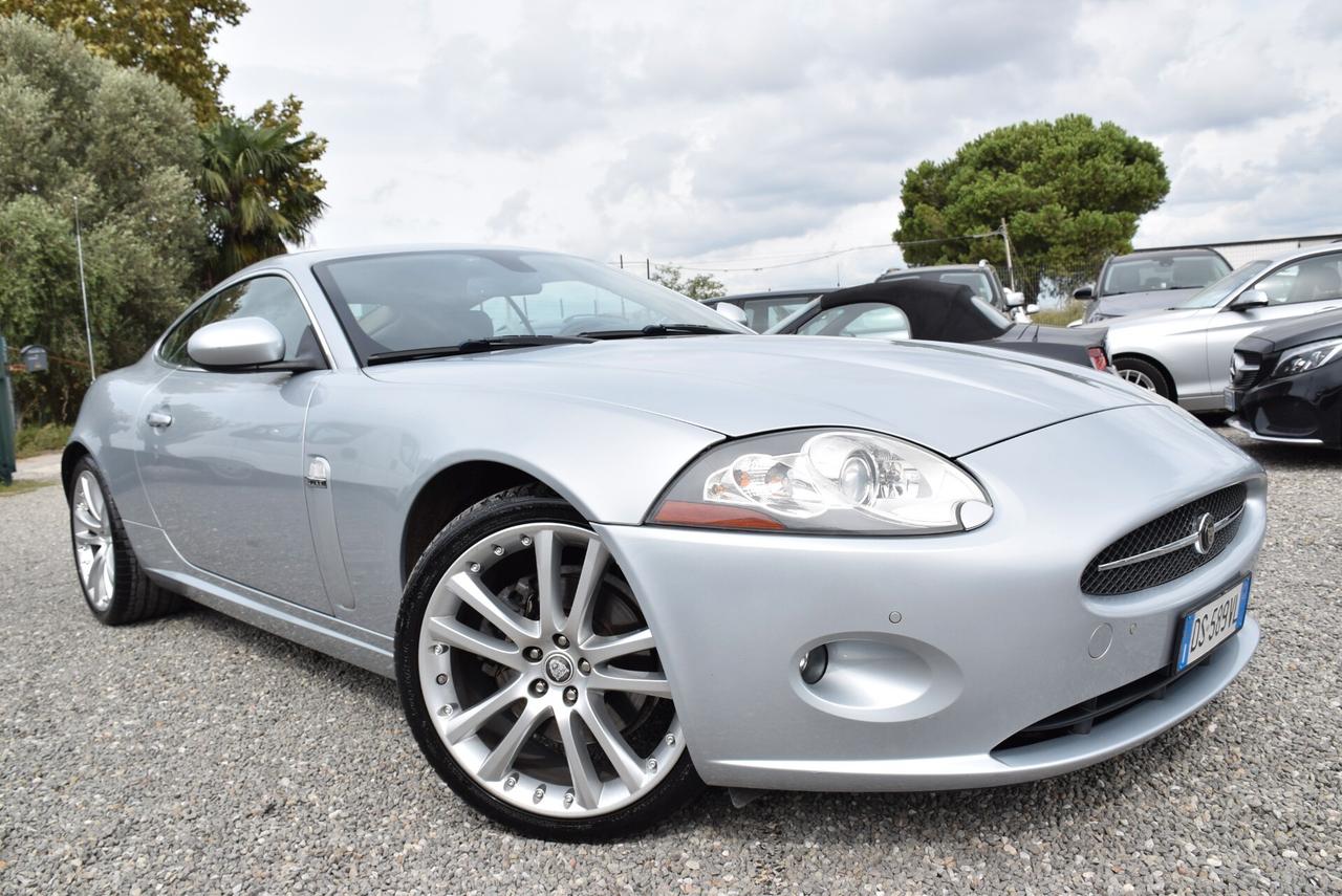 Jaguar XK 4.2 V8 Coupé AUTOM. - CERTIFICATA TAGLIANDATA NAVI CRUISE SENSORI PELLE
