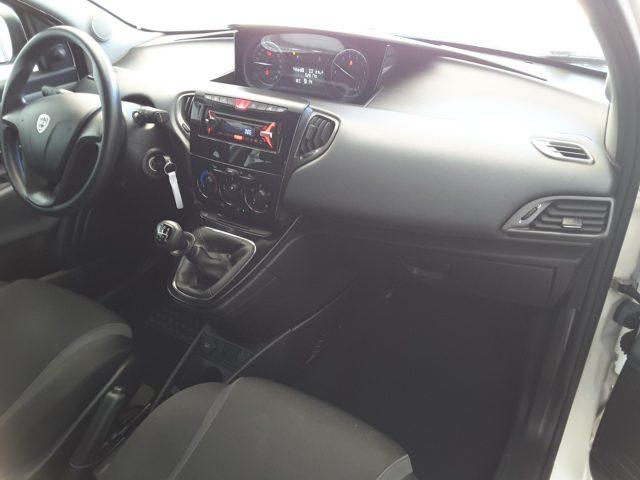 LANCIA Ypsilon 1.2 69cv 5 porte Silver *solo 52.800 Km*